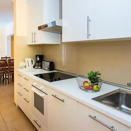 Aleksandra Spacious For 8 Guests, Heated Pool, Mountain Views Holiday home Playa Blanca (Lanzarote)