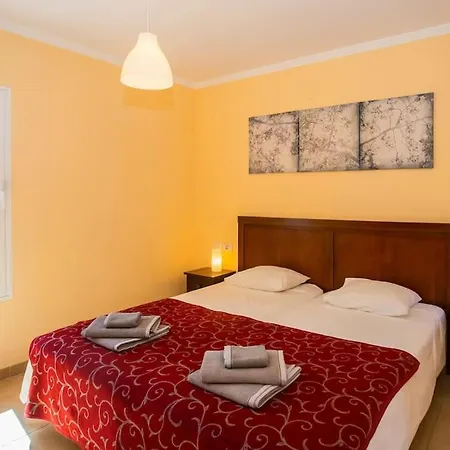 Aleksandra Spacious For 8 Guests, Heated Pool, Mountain Views Playa Blanca (Lanzarote)
