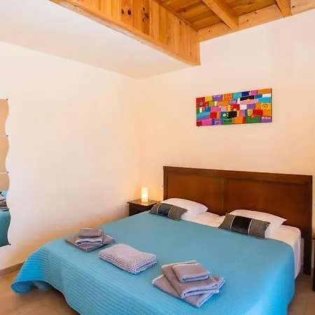 Aleksandra Spacious For 8 Guests, Heated Pool, Mountain Views Holiday home Playa Blanca (Lanzarote)