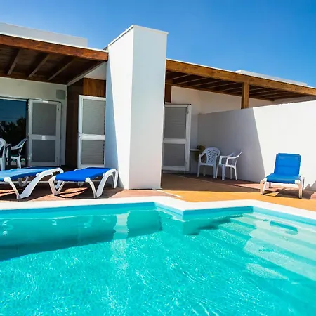 Aleksandra Spacious For 8 Guests, Heated Pool, Mountain Views Playa Blanca (Lanzarote)