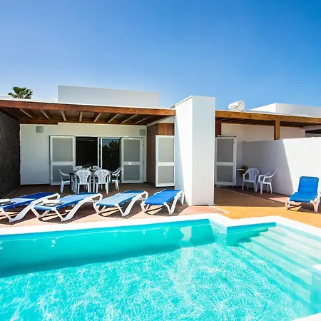 Aleksandra Spacious For 8 Guests, Heated Pool, Mountain Views Holiday home *