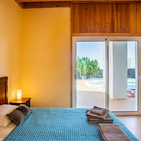 Aleksandra Spacious For 8 Guests, Heated Pool, Mountain Views Dom wakacyjny *
