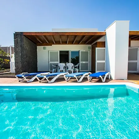 Vakantiehuis Aleksandra Spacious For 8 Guests, Heated Pool, Mountain Views Playa Blanca (Lanzarote)