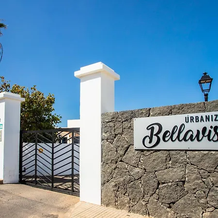 Vakantiehuis Aleksandra Spacious For 8 Guests, Heated Pool, Mountain Views