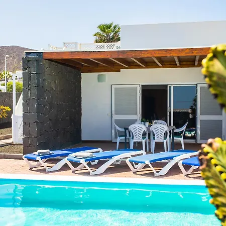 Aleksandra Spacious For 8 Guests, Heated Pool, Mountain Views 普拉亚布兰卡